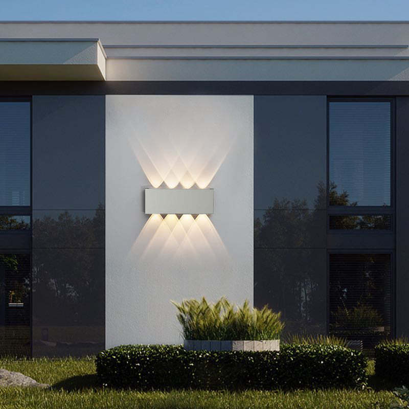 Tronix Moderne Rechthoekige Metalen Buitenwandlamp, Zwart/Wit, Watergolf