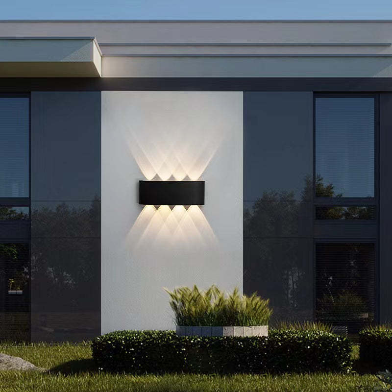 Tronix Moderne Rechthoekige Metalen Buitenwandlamp, Zwart/Wit, Watergolf