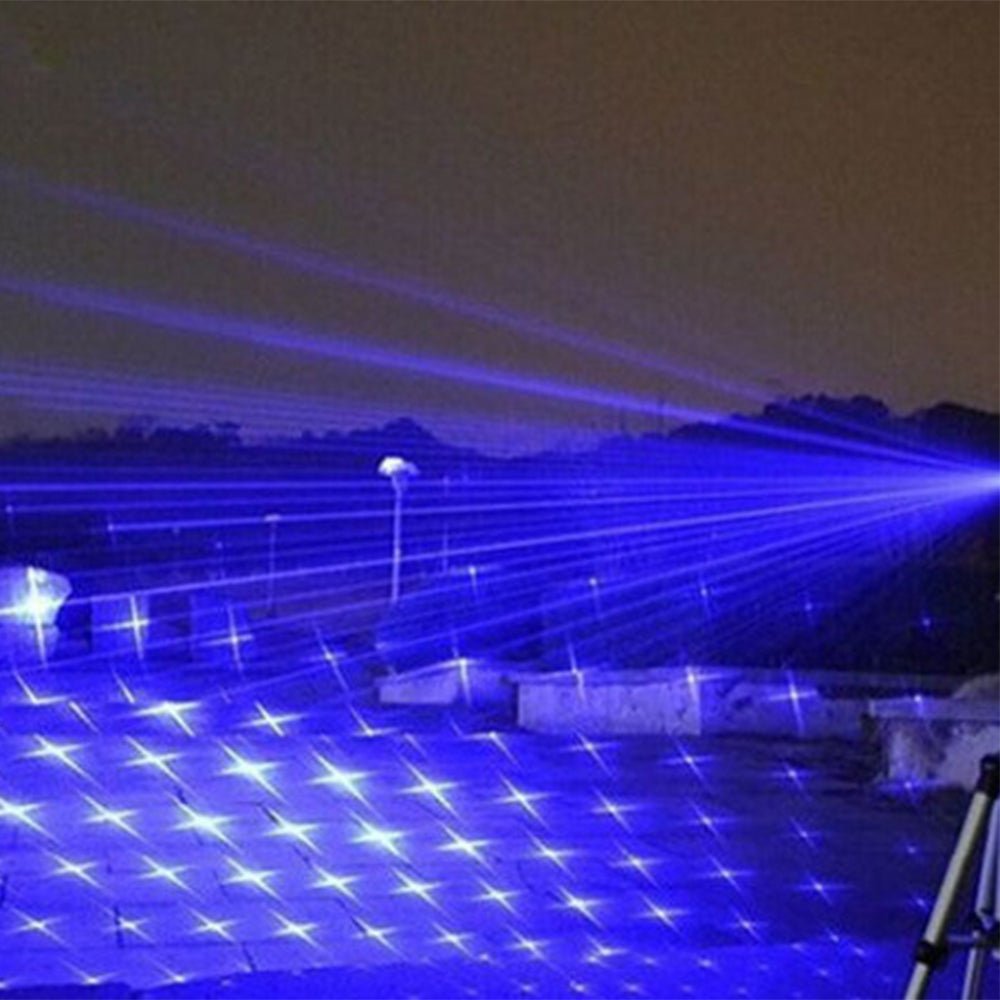 Blauwe Laser Fakkel | 450nm Hoge-Intensiteit Optische Uitgang | Tactisch 5000m+ Bereik | Verstelbare Focus Aluminium Behuizing | Thermische Ontsteking Mogelijke Zaklamp