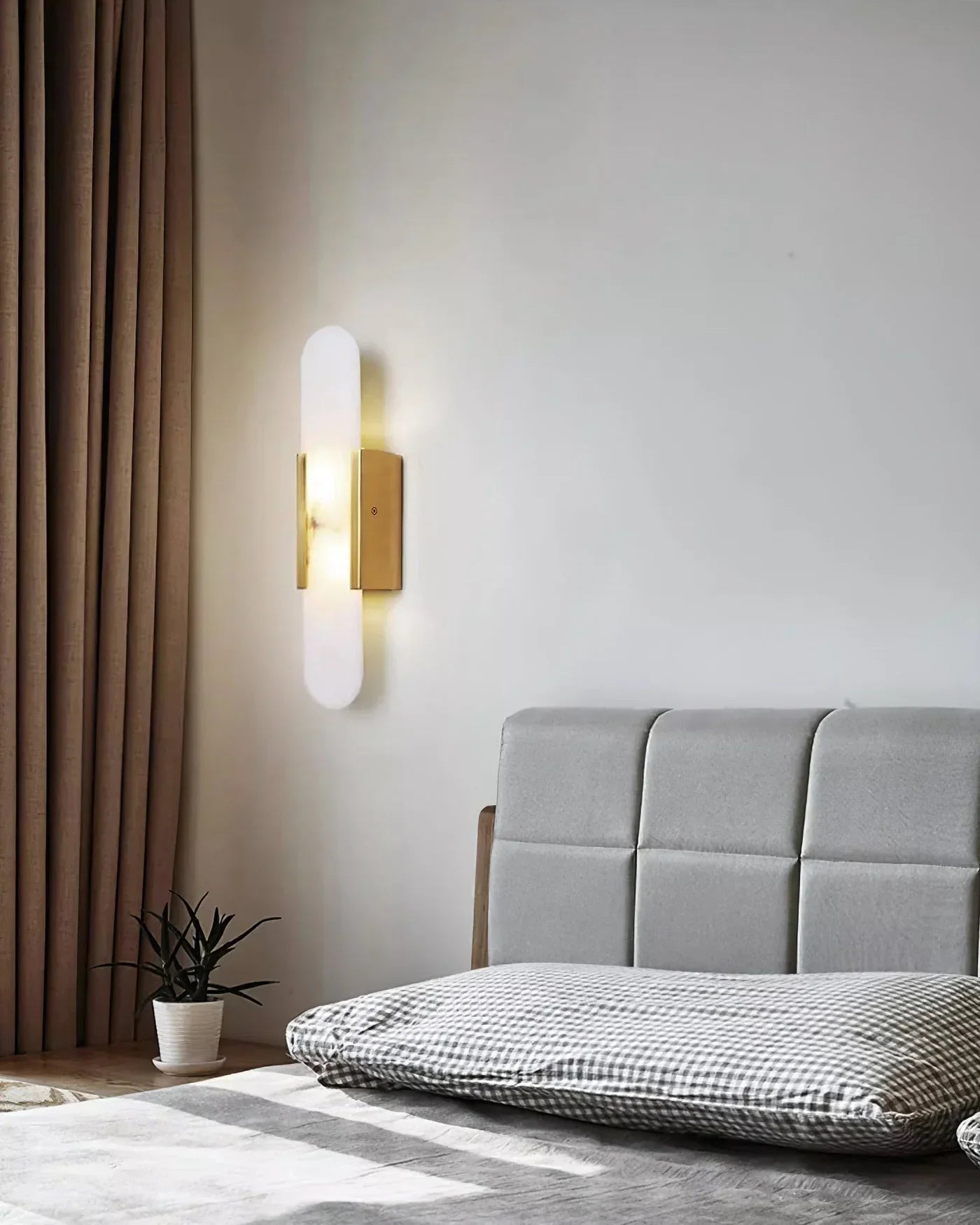 Moderne Wandlamp van Marmer met Gouden Details – Luxe Verlichting