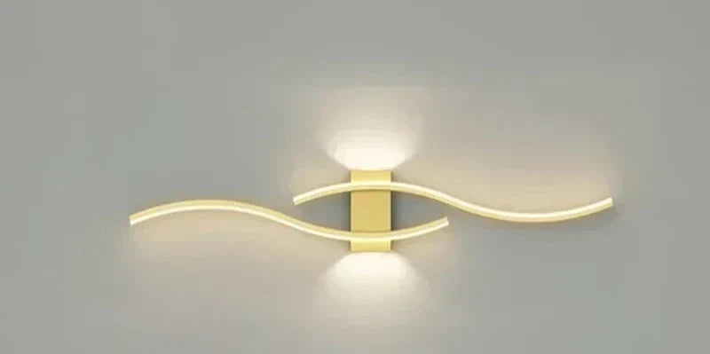 Moderne LED Wandlamp – Golvend Design, Minimalistische Stijl | Brehn