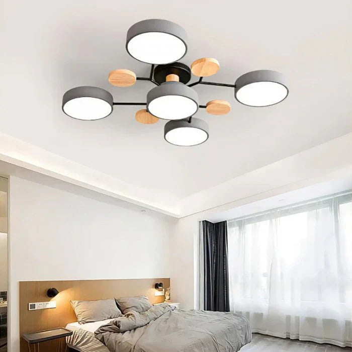 Moderne LED plafondlamp met meerdere armen – minimalistisch design met houten accenten