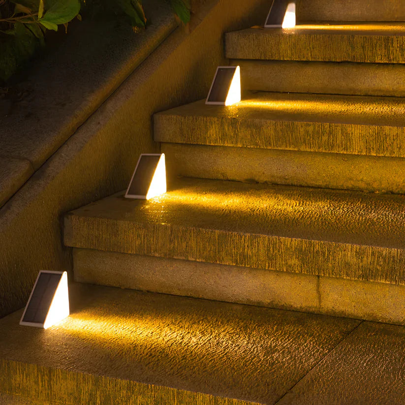 Set van zonne-LED-lampen voor het verlichten van trappen en tuinen
