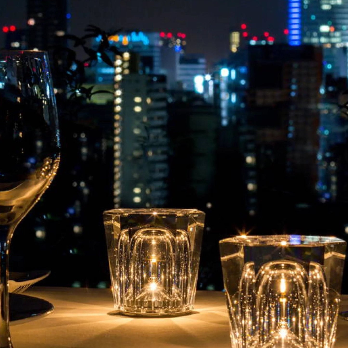 Kristallen Tafellamp VÉLORIA | Diamantoptiek & 360° Lichtspel | Draadloos & Oplaadbaar via USB | Tot 12 uur Lichtduur