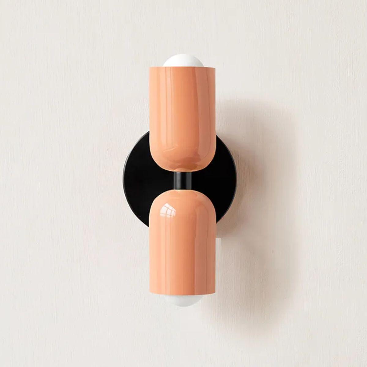 Luma Duo Wall Lamp | Verdubbel het licht, verdubbel de stijl Verfraai je muren met eigentijdse, eenvoudig te installeren verlichting.