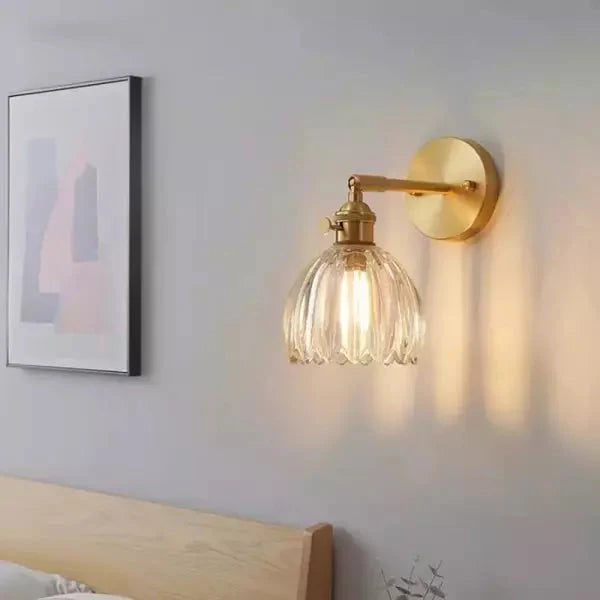 Retro wandlamp in de vorm van een tulp bloem – wandlamp met glazen kap en gouden afwerking