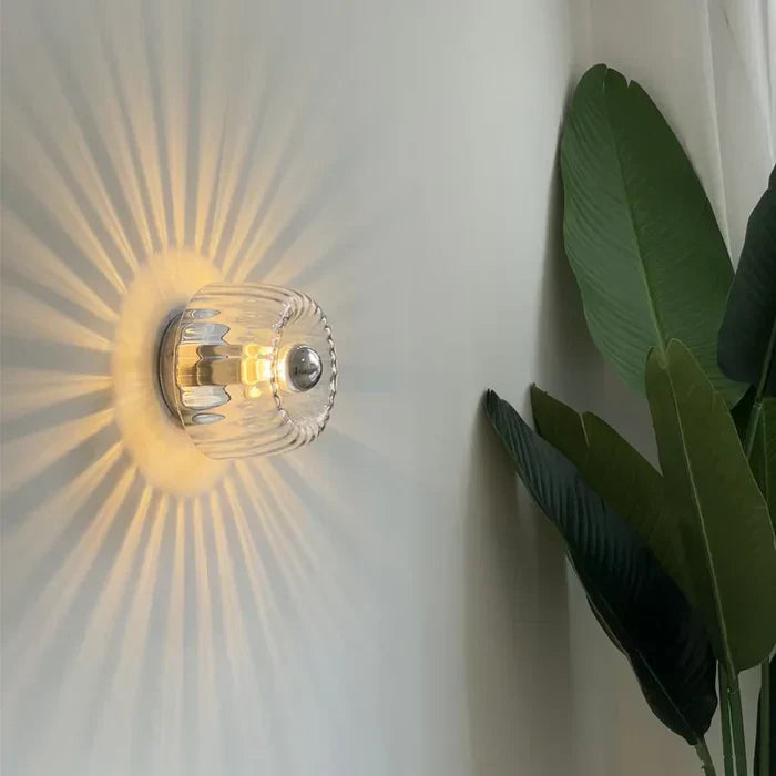 Elegante plafondlamp van glas met kristalontwerp