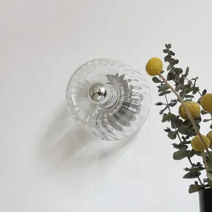 Elegante plafondlamp van glas met kristalontwerp