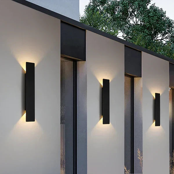 Moderne Buitenlamp – LED Wandlamp Op/Neer, Waterdicht, Verticale Ontwerp