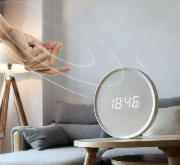 Scandinavische Digitale Wandklok Met LED-display En USB-voeding
