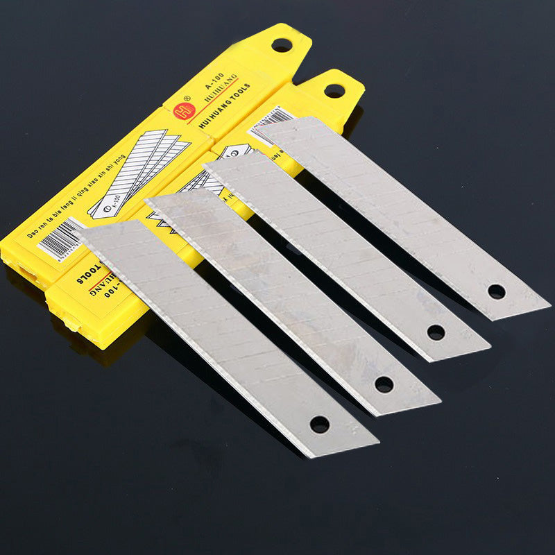 Verpakking met 10 ultrascherpe mesjes met opbergdoos