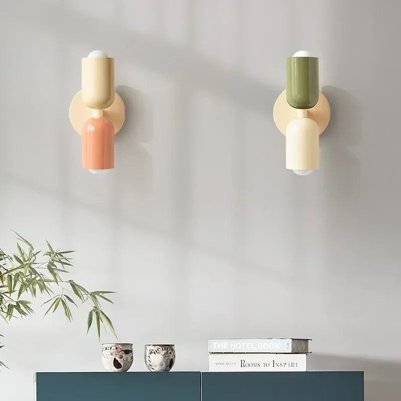 Retro wandlamp in heldere kleuren