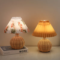 Noorse Rieten Geplooide Stof Conische LED Tafellamp 1-Licht