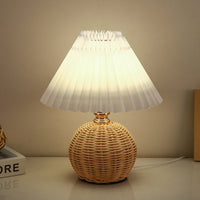 Noorse Rieten Geplooide Stof Conische LED Tafellamp 1-Licht