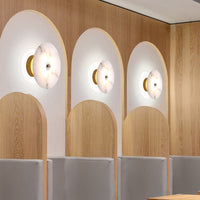 Combinatie van acryl en marmer in een designlicht!