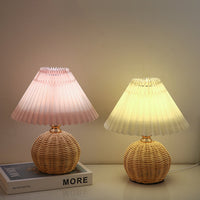 Noorse Rieten Geplooide Stof Conische LED Tafellamp 1-Licht