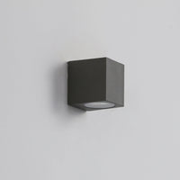 Tavon Minimalistische Metalen Vierkante Buitenwandlamp, Zwart