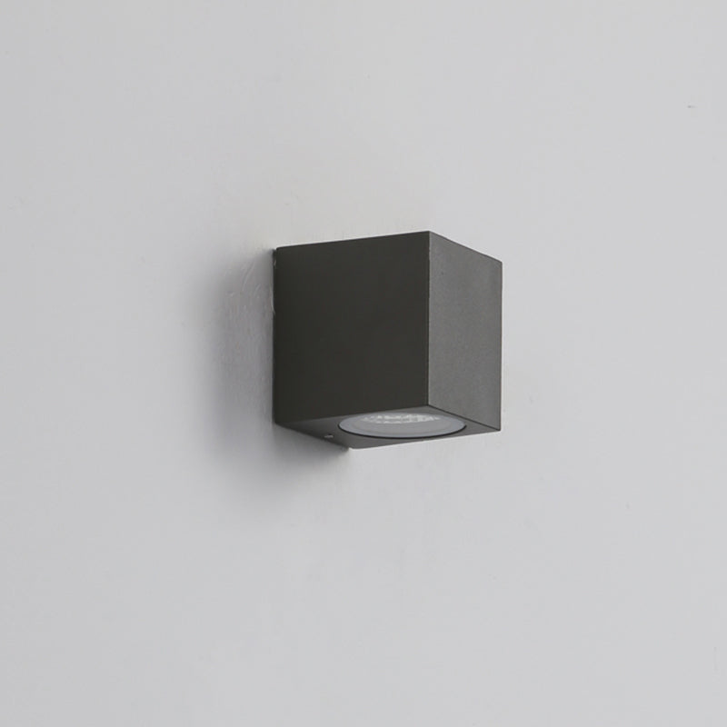 Tavon Minimalistische Metalen Vierkante Buitenwandlamp, Zwart