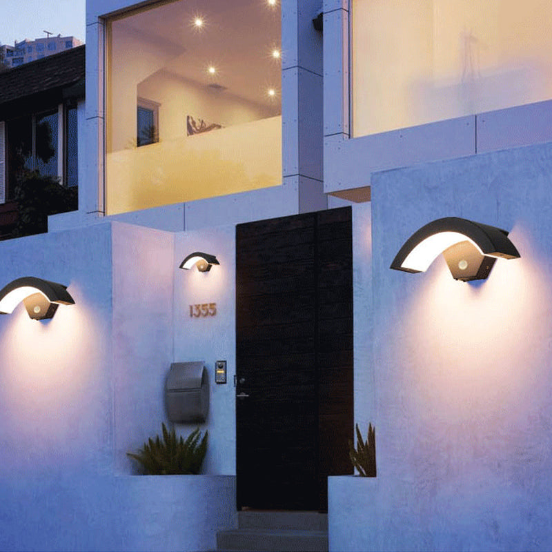 Elvon Nordic Arc Waterdichte LED Buiten Wandlamp, Zwart