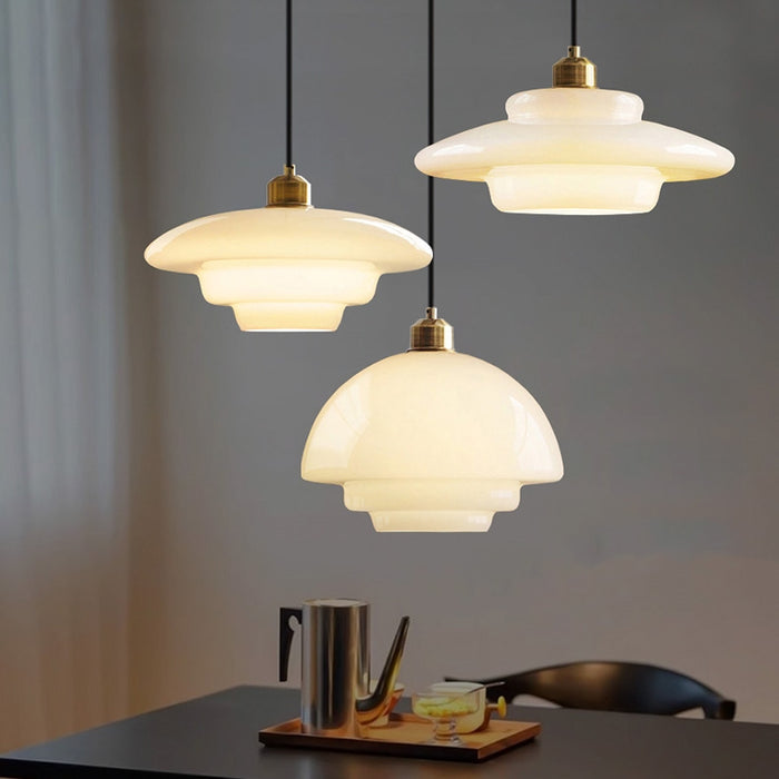 Astria Hanglamp Met Ivoor Glas Voor Interieurs Geïnspireerd Door De Jaren '50