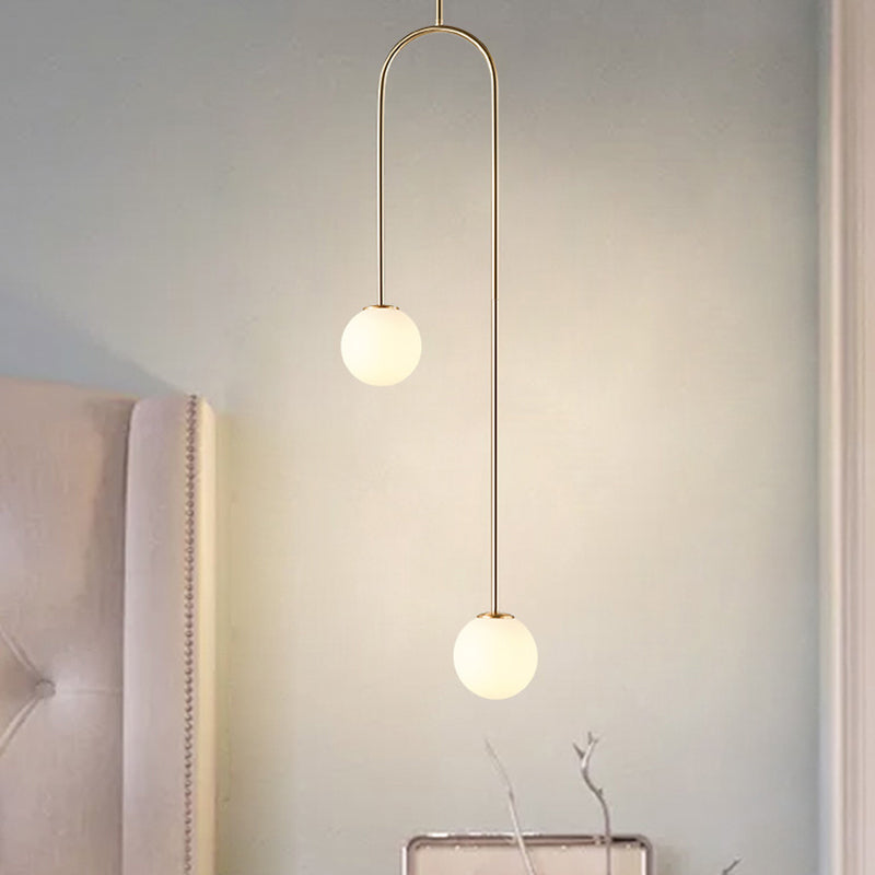 Zwarte/Gouden Bal Cluster Hanglamp Post-Modernist 2 Lichten Witte Glas Led Plafondlamp met Gebogen Stang