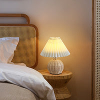 Noorse Rieten Geplooide Stof Conische LED Tafellamp 1-Licht