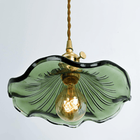 Hibiscus lamp met harmonie van bloemen en licht
