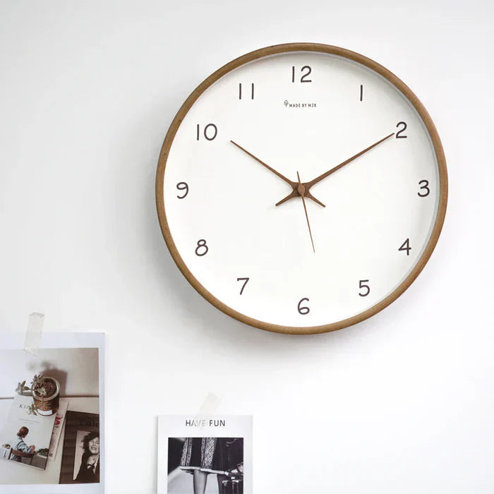 QuietOak - Elegante analoge wandklok met stille beweging