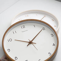 QuietOak - Elegante analoge wandklok met stille beweging