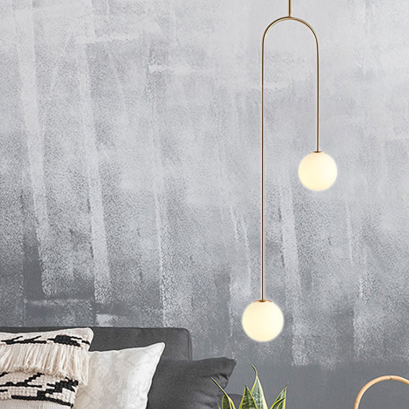 Zwarte/Gouden Bal Cluster Hanglamp Post-Modernist 2 Lichten Witte Glas Led Plafondlamp met Gebogen Stang