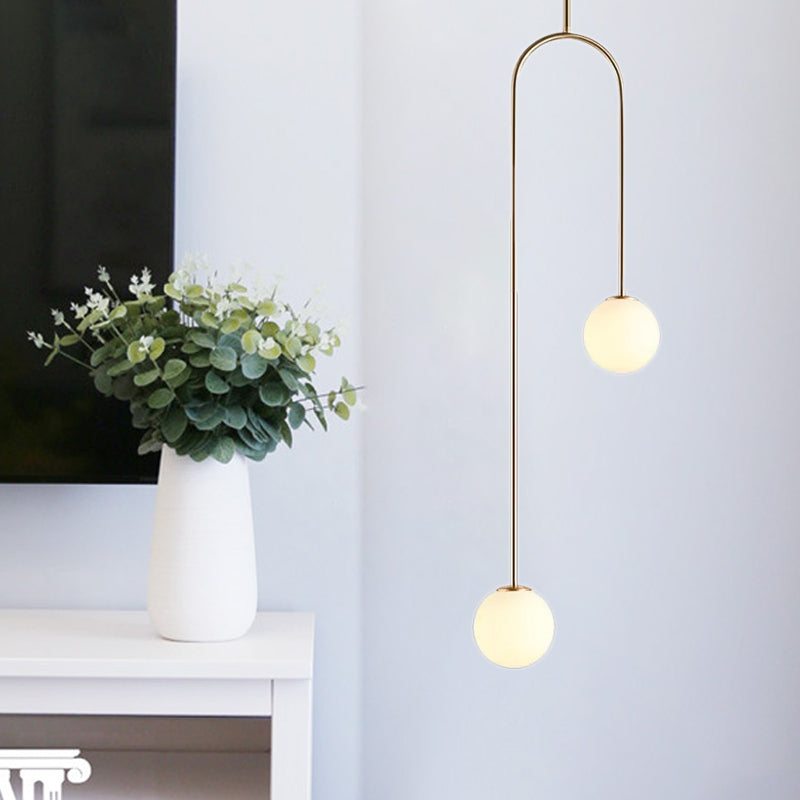 Zwarte/Gouden Bal Cluster Hanglamp Post-Modernist 2 Lichten Witte Glas Led Plafondlamp met Gebogen Stang