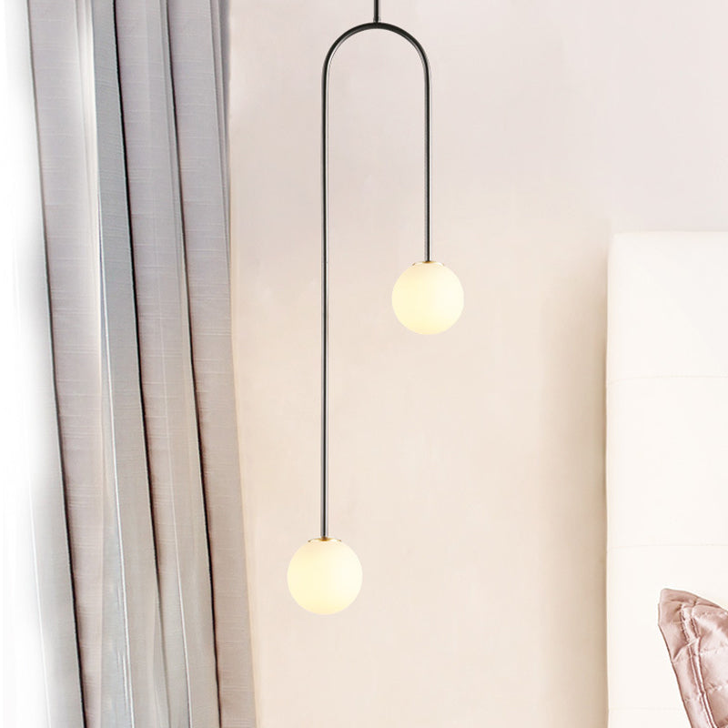 Zwarte/Gouden Bal Cluster Hanglamp Post-Modernist 2 Lichten Witte Glas Led Plafondlamp met Gebogen Stang