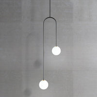 Zwarte/Gouden Bal Cluster Hanglamp Post-Modernist 2 Lichten Witte Glas Led Plafondlamp met Gebogen Stang