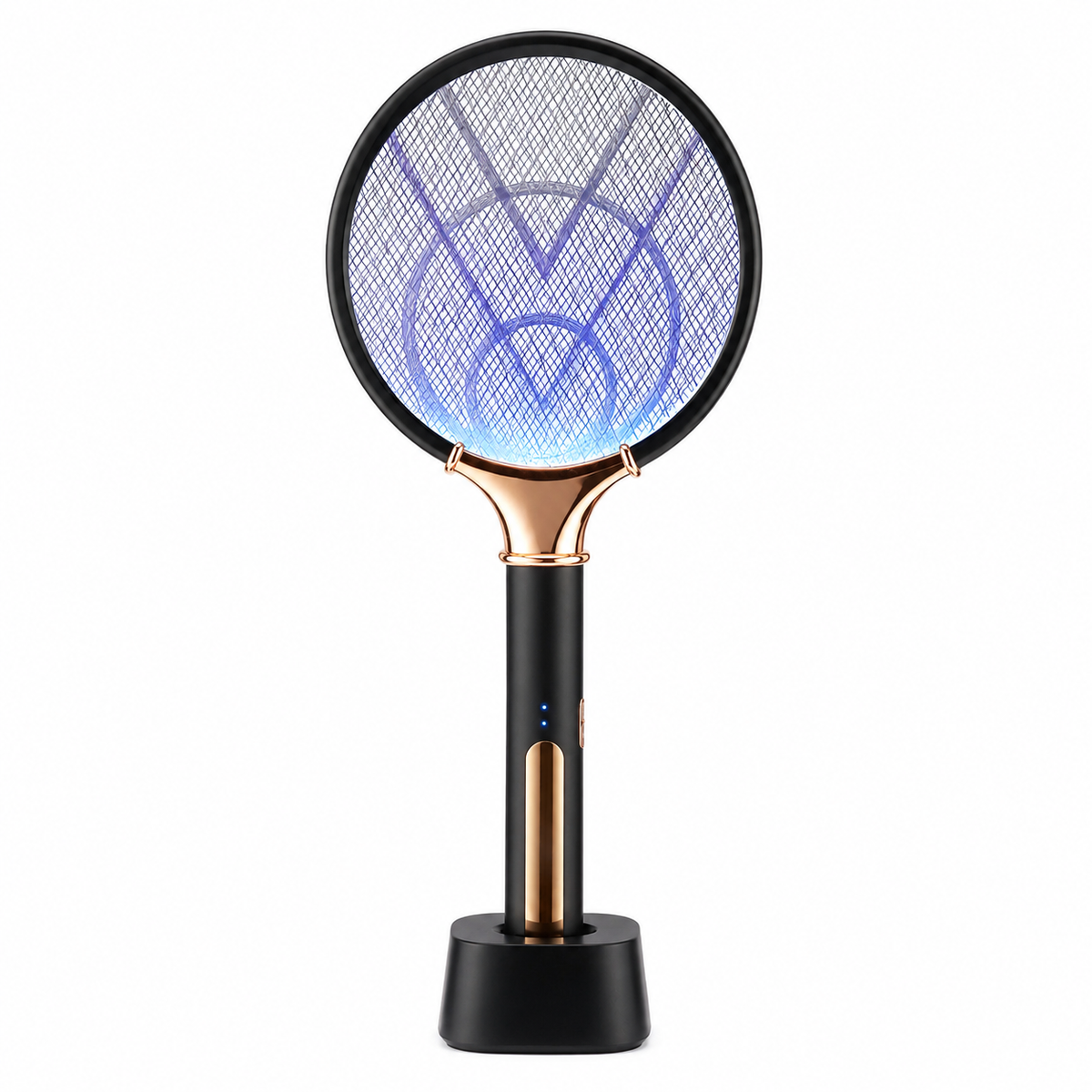 Zwarte insectenlamp op zonne-energie met blauw verlicht gaas en standaard op witte achtergrond