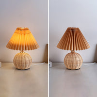 Noorse Rieten Geplooide Stof Conische LED Tafellamp 1-Licht