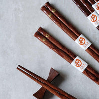 Gouden Sakura Houten Eetstokjes Set Van Miyabi Voor Elegante Diners
