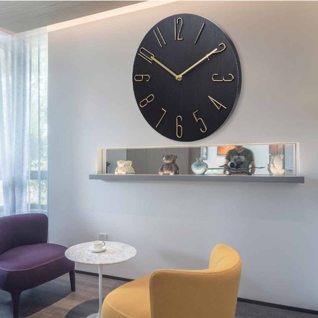 Moderne Wandklok met Kleurrijke Accent