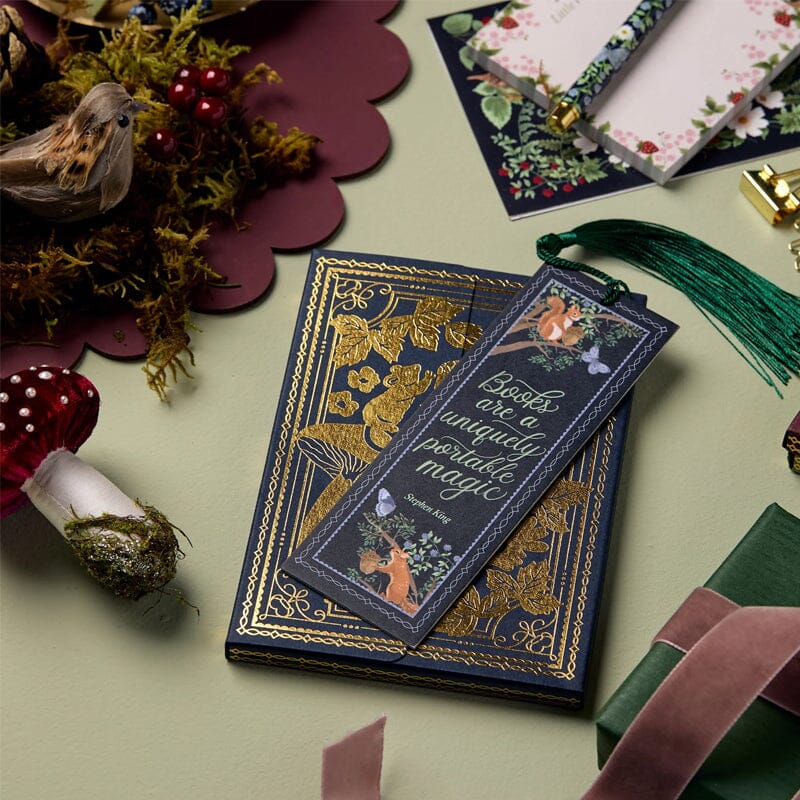 24 Dagen Premium Schrijfwaren Adventskalender | Beperkte "Winterwoud" Editie | 24 Exclusieve Papeterie Verrassingen | Duurzaam & Plasticvrij | Inclusief Kalender 2025 & Accessoires