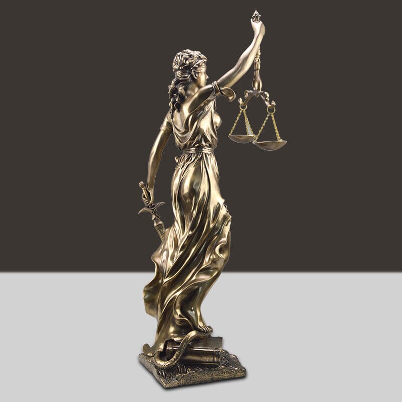 Decoratiestandbeeld van de Godin van de Rechtvaardigheid
