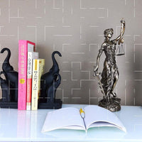 Decoratiestandbeeld van de Godin van de Rechtvaardigheid