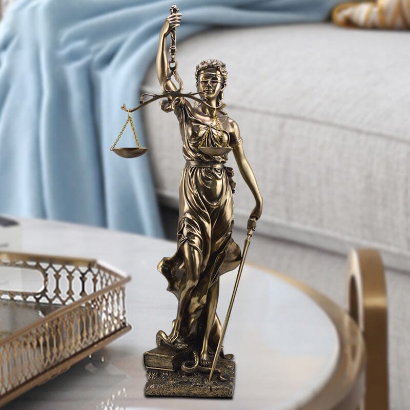 Decoratiestandbeeld van de Godin van de Rechtvaardigheid