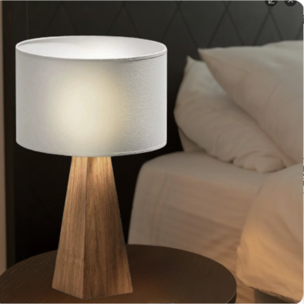 TwistWood – Moderne tafellamp met gedraaid houten voet