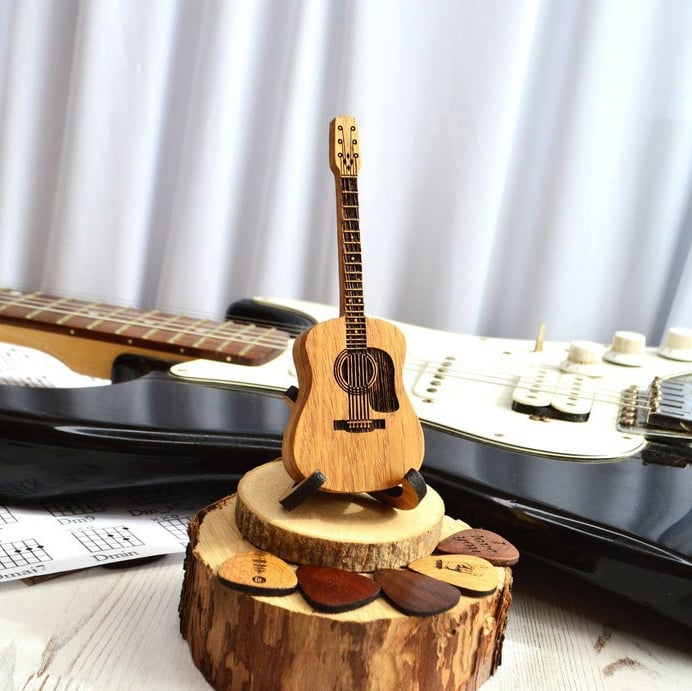 50% Korting | GuitarHolder™ | Gitaarplektrenhouder +3 Gratis Plektren