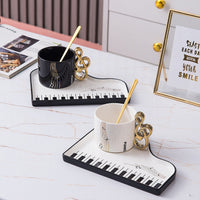 Pianissimo smaak – elegante set van kop en dienblad voor muziekliefhebbers