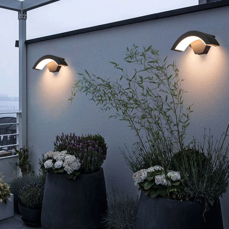 Elvon Nordic Arc Waterdichte LED Buiten Wandlamp, Zwart