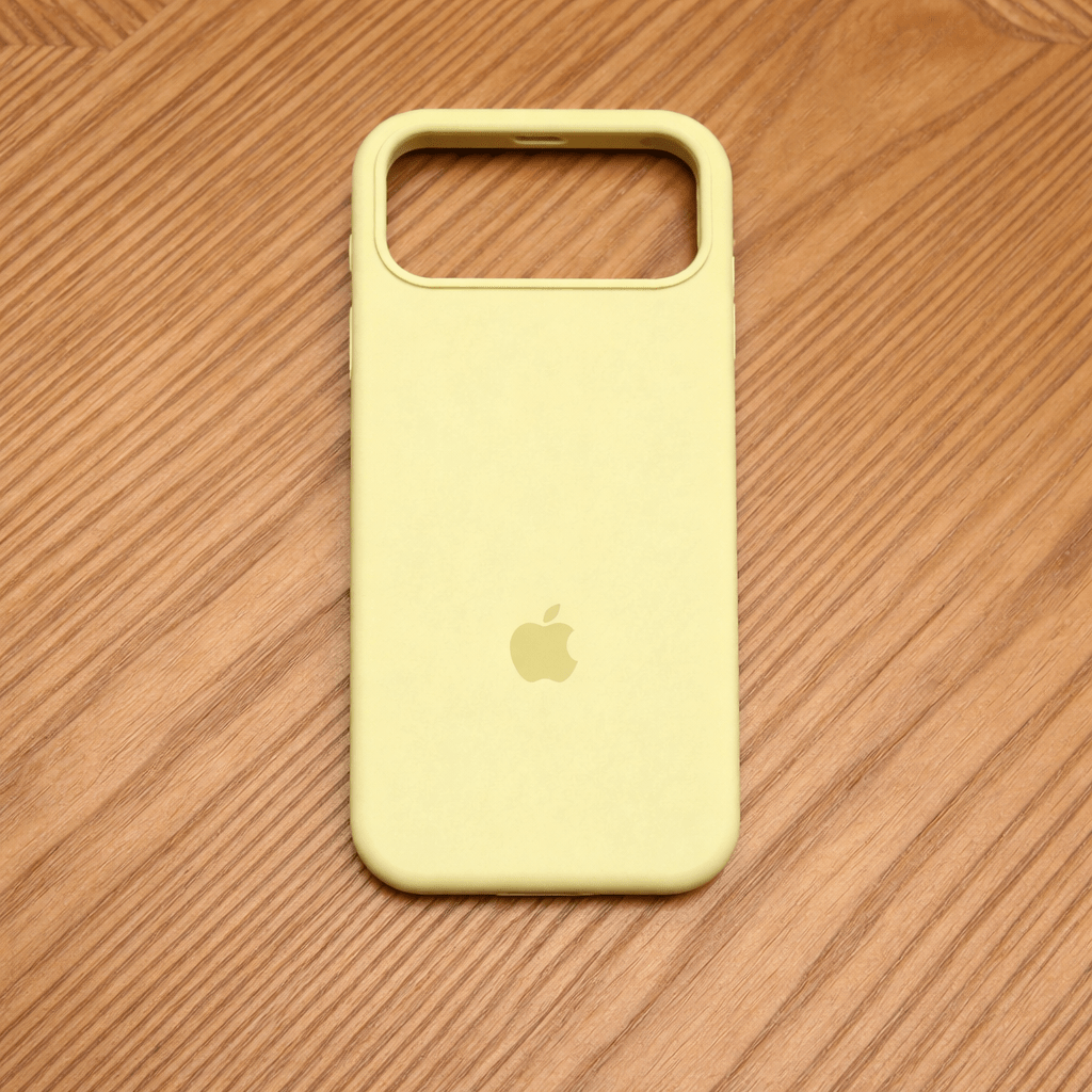 VELVIGUARD – MagSafe-compatibele siliconen hoes met soft-touch oppervlak voor iPhone