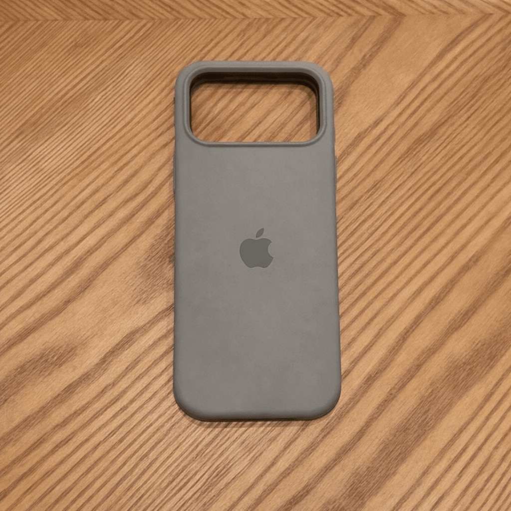 VELVIGUARD – MagSafe-compatibele siliconen hoes met soft-touch oppervlak voor iPhone