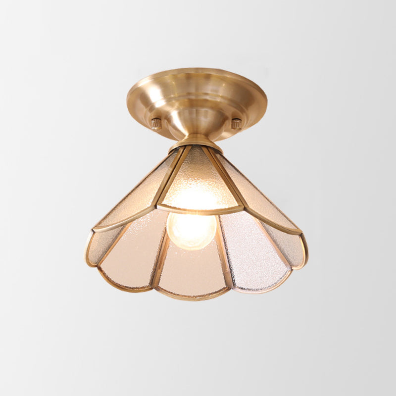 Enkele Lamp Flush Mount Verlichting Minimalisme Golfvormige Metaal Semi Flush Mount in Messing