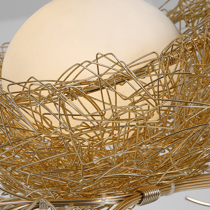 Artistry Melk Witte Glazen Bal Kroonluchter Hanglamp 1/2/3-Licht Gouden Hanglamp met Vogels en Handgenaaid Aluminium Nest