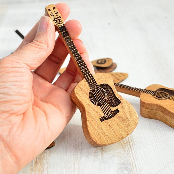 50% Korting | GuitarHolder™ | Gitaarplektrenhouder +3 Gratis Plektren